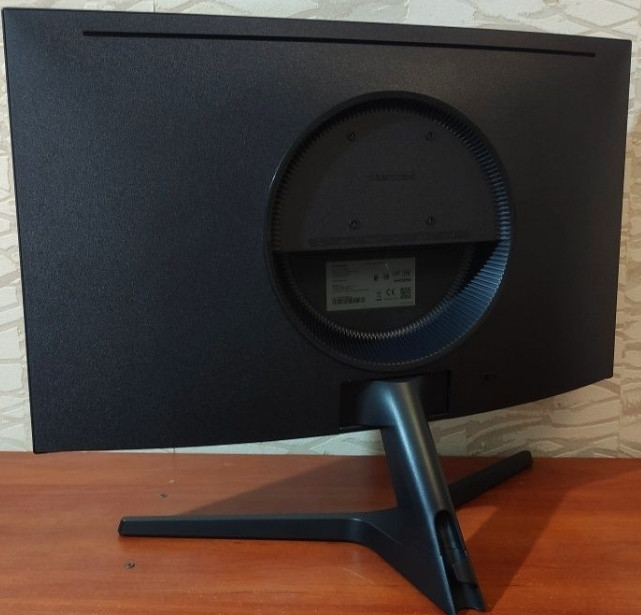 Монитор изогнутый: 144Гц. Samsung C24RG50F. Киев - изображение 2