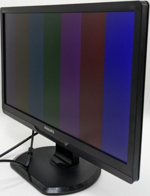 Монитор: LED 22