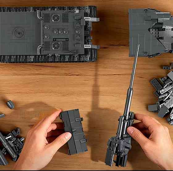 Конструктор  Waffenträger E-100 — 2036 деталей, масштаб 1:28, сумісний з LEGO Technic Київ