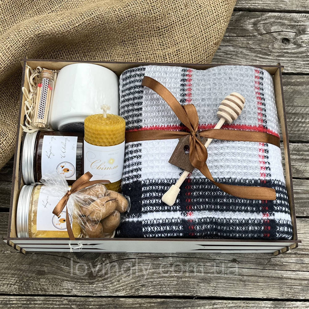 Оригінальний подарунок чоловікові – набір у дерев’яному боксі з пледом і медом Ірпінь - фото 4