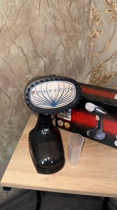 Ручний відпарювач Crownberg CB-3136 для одягу, вертикальний, портативний, з насадками Одеса - фото 5