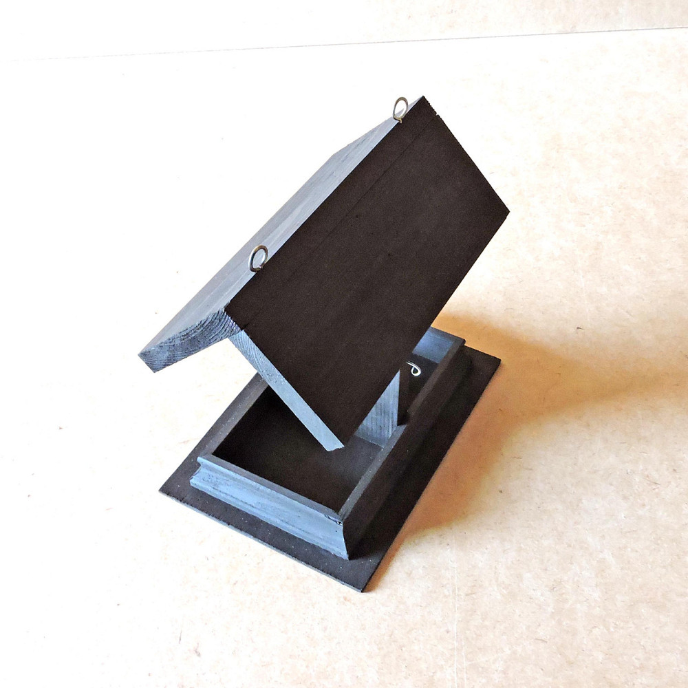 Кормушка садовая для птиц 