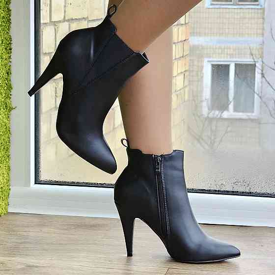 Жіночі Черевики Чорні на Каблуку Шкіряні Модельні Ботильйони (розміри: 36,37,38,39,40) — 60 Дніпро