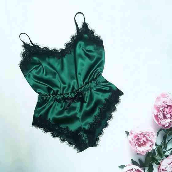 Піжама жіноча атласна з мереживом майка + шорти Зелений M Харків