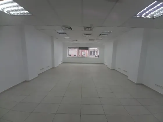 Офіс з гарним ремонтом, 6 поверх Самий центр міста (вул Шевченка) Зручне планування, просторі кімнати (див. план) Дніпро