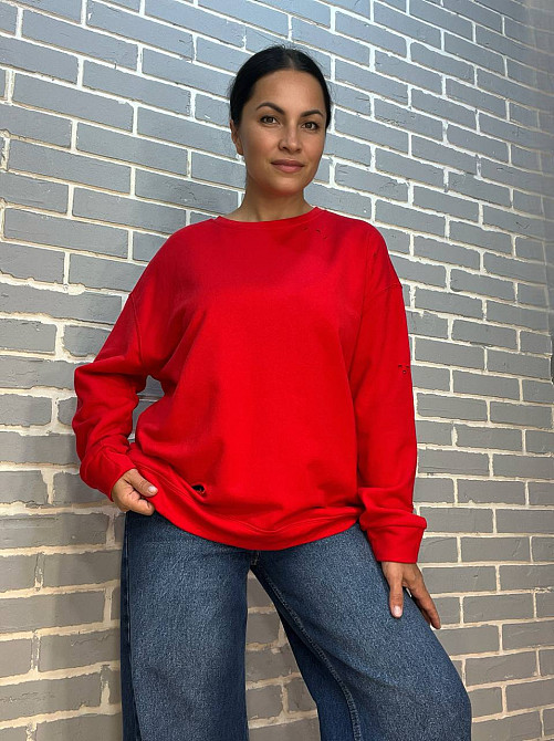 Свитшот женский Joy One 6969 оверсайз удлиненный однотонный порезы one size красный, красный, one size Киев - изображение 13
