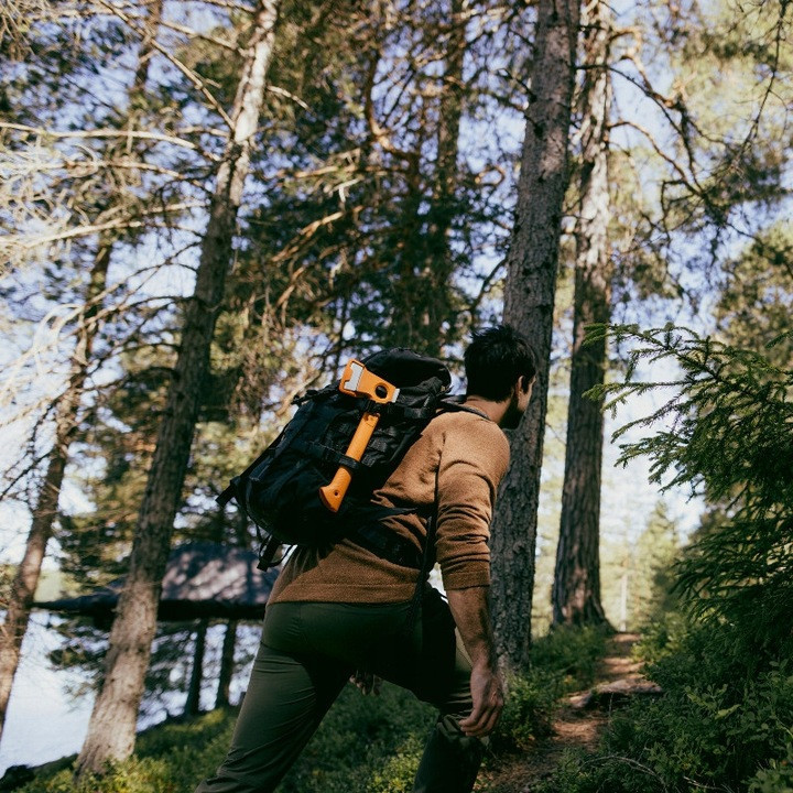 Туристический Топор с чехлом Fiskars 