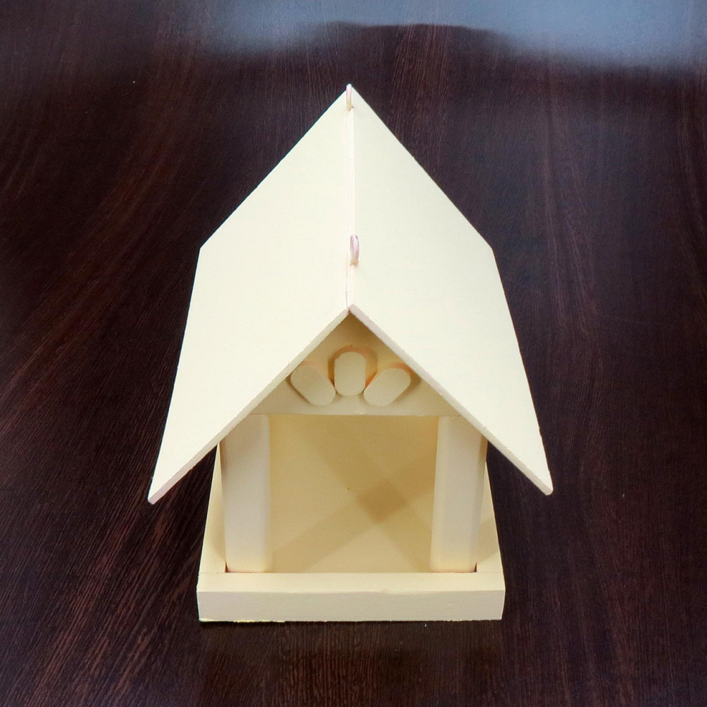 Кормушка садовая для птиц 