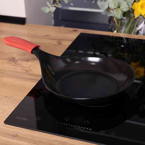 Сковорода чавунна з силіконовою ручкою Ø24,5 см Київ