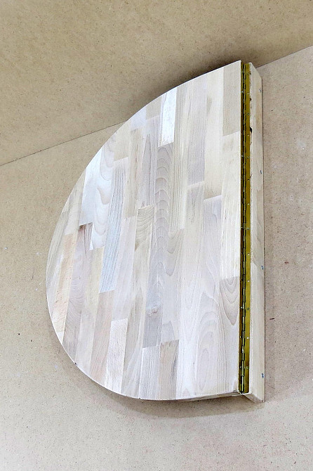 Настенный складной столик 