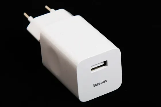 Зарядное устр-во QC 220В 24 Вт 1USB Baseus белый Винница
