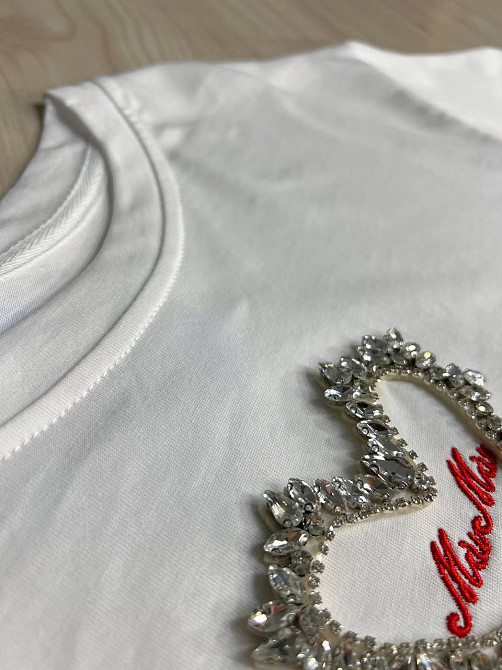 Футболка жіноча Anni 046 оверсайз базова однотонна з вишивкою серце в камінцях one size, білий, one size Київ - фото 10