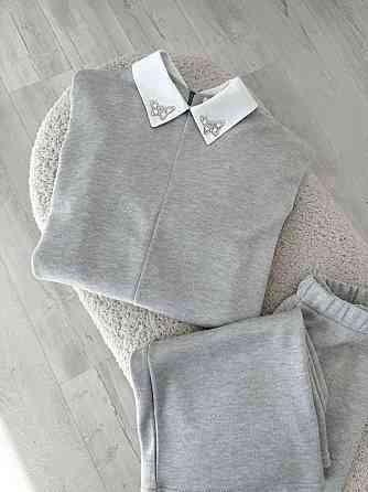 Женский деловой костюм с воротником и манжетами Одесса