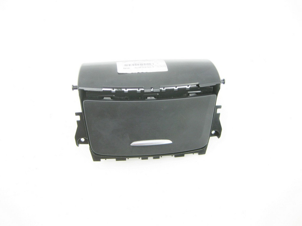 Mercedes-Benz  A1768100079 9H44 Корпус попільнички з кришкою в передній частині підлокітника + A1698200451 розетка прикурювача CLA C117 GLA X156 A-cla Одесса - изображение 1