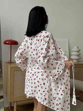 Женская нежная пижама-тройка из муслина: шорты, топ, халат с поясом Одесса