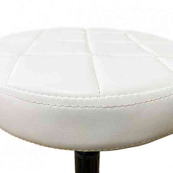 Стілець для майстра без спинки Йола на чорній ніжці Київ