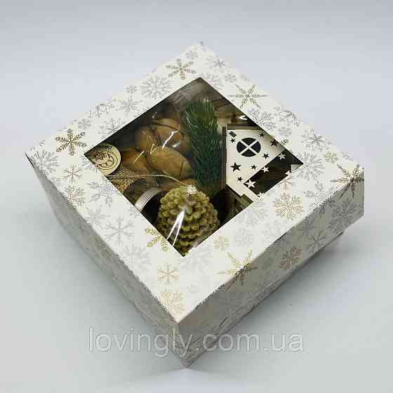 Святковий подарунковий набір — свічки з натурального воску, будиночок з підсвіткою, солодощі та спеції Ірпінь