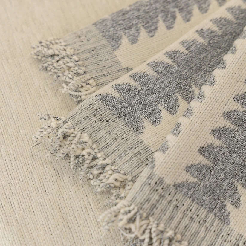 Плед покрывало для дивана и кровати,чехол накидка для мягкой мебели 180х230 см,бело-серый с узором Каменец-Подольский - изображение 6