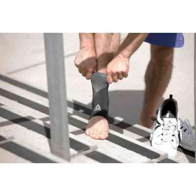 Фиксатор голеностопа Reebok Ankle Support чорний RRSU-13126 XL (885652012997) Винница