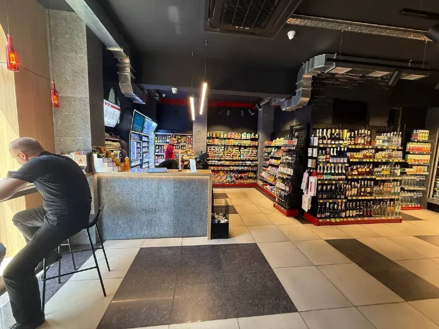 Магазин на червоній лінії в центі. вул Центральна 2 Окремий вхід, великі вікна, гарний трафік, біля зупинки трамвая. Дніпро - фото 8