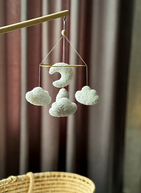 Дитячий музичний мобіль на ліжечко для немовлят WooolyWool «Хмари букле» з 35 мелодіями Київ - фото 1