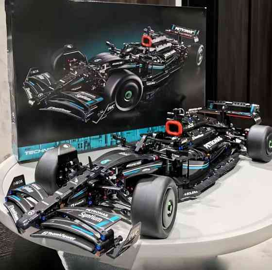 Конструктор машинкаTechnic Mercedes-AMG F1 W14 E Performance в масштабе 1:8 на 1642 деталі болід мерседес чорн Київ