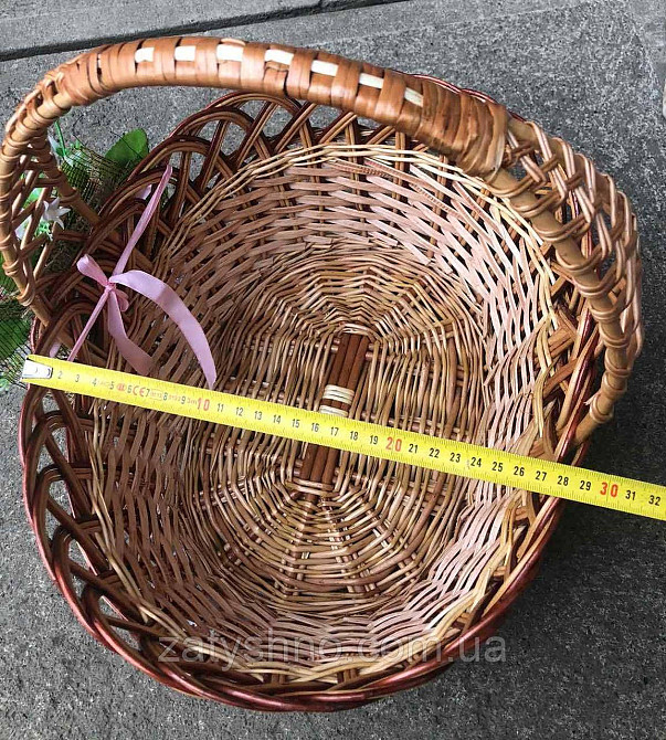 Корзина пасхальная  из лозы плетеная с цветком Киев - изображение 4
