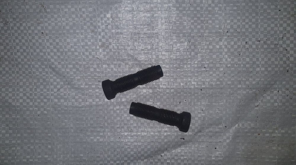 Гвинт регулювальний коромисла ДТ-75 двигун А-41. 01-0689. Харків - фото 1