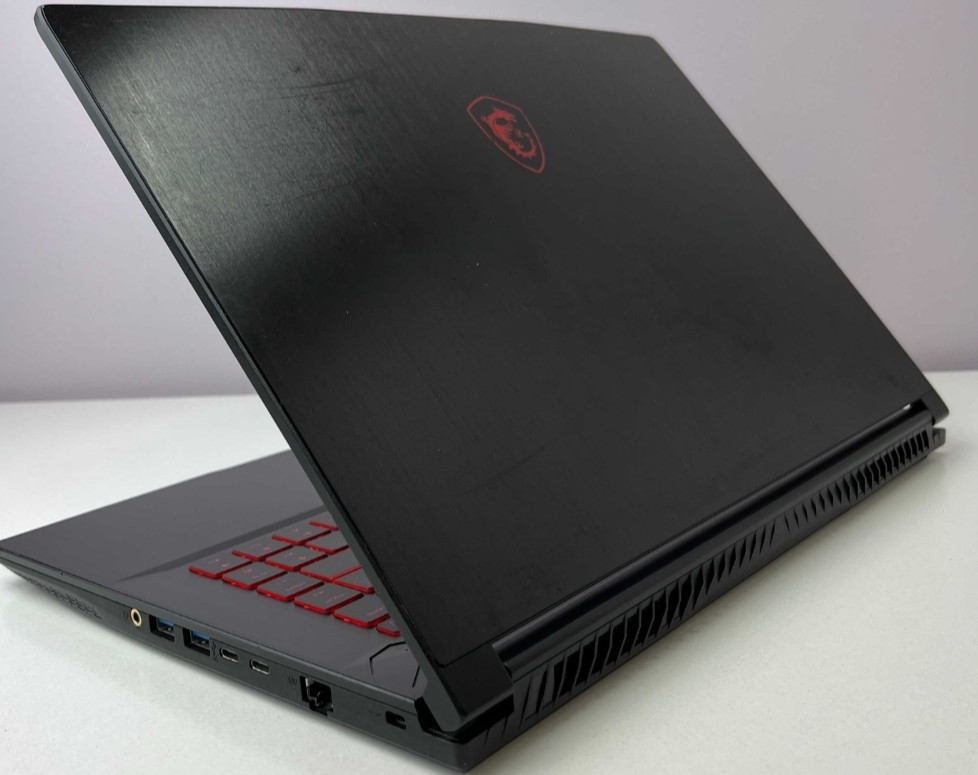 Ноутбук: MSI 15.6