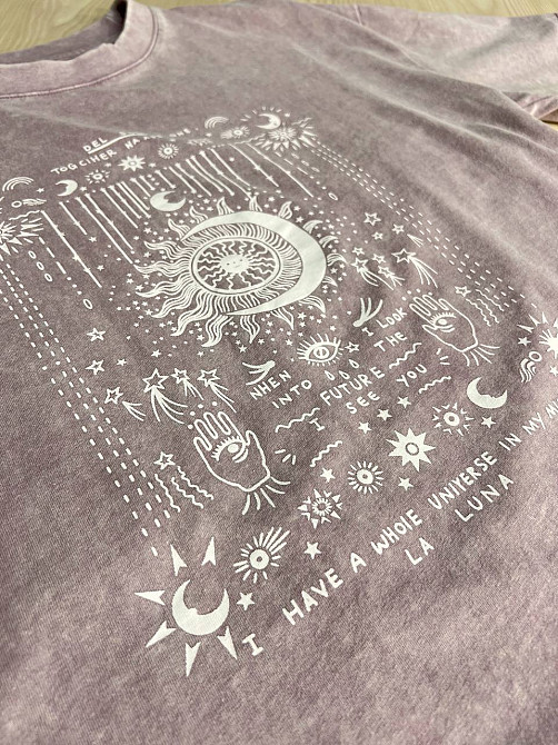 Футболка жіноча A-N 25062 оверсайз варена тай-дай з принтом місяць, бузковий, one size Київ - фото 9