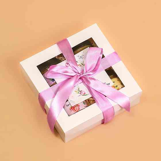 Подарунок на 8 березня вчительці №84 дівчині, жінці, мамі. Одеса