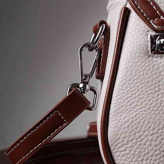 Красивая женская сумка на лето с фактурным клапаном из натуральной кожи Vintage 22623 Белая Киев