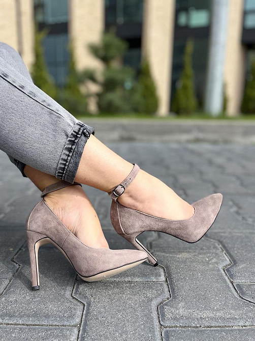 Nivelle Туфлі жіночі NIVELLE капучино натуральна замша 36р. каблук 10см. (1769/10502-10512) Коломия - фото 1