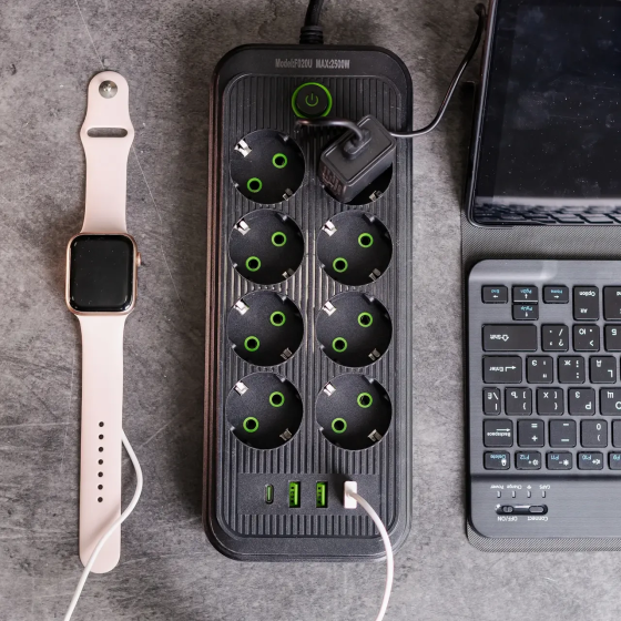 Мережевий фільтр подовжувач на 8 розеток з 3 USB 1 Type-C та кнопкою відключення F20U 4.8 м Білий HP-5-30 Коломия