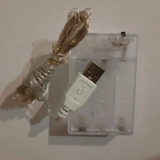 Новорічна світлодіодна лед гірлянда НА БАТАРЕЙКАХ + USB РОСА 50 LED 5 м теплий білий Київ - фото 1
