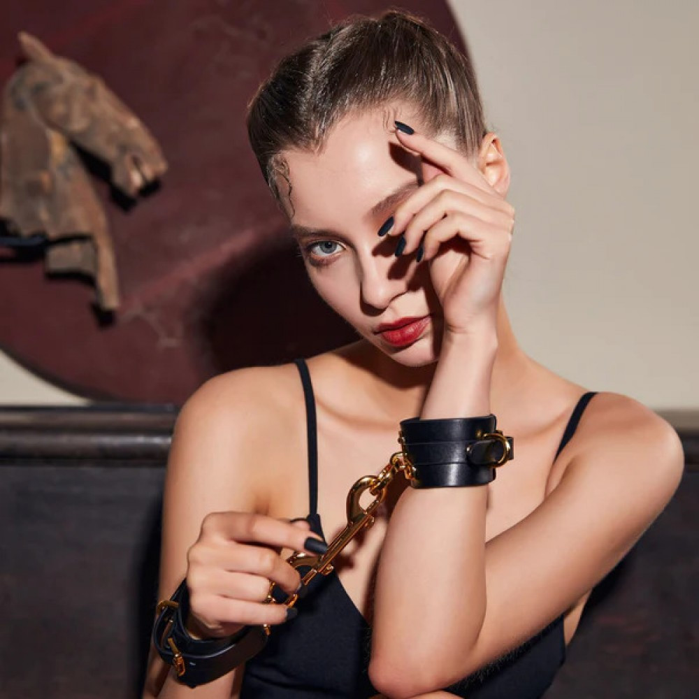 Наручники UPKO Handcuffs італійська шкіра, чорні, розмір L Sex Aura Київ - фото 1