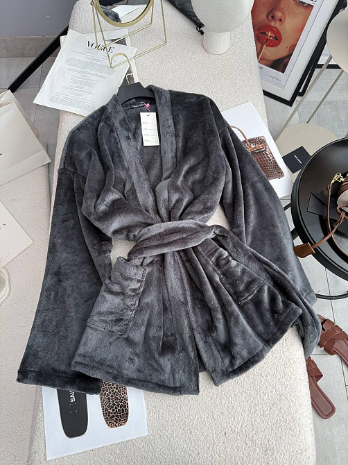 Женский стильный домашний махровый халат Графит Одесса - изображение 3