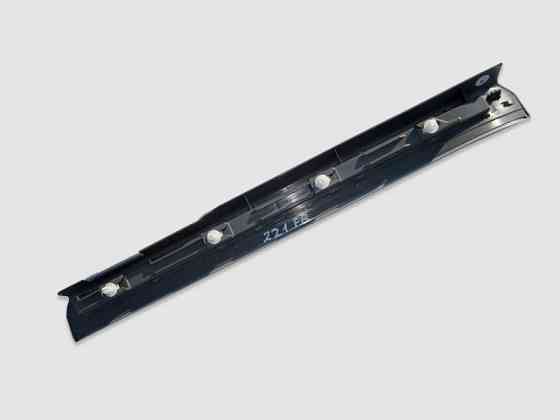 Mercedes-Benz  A2216800235 7E94 Накладка порога сіра внутрішня передня права, потертий хром S-Class W221 Одеса