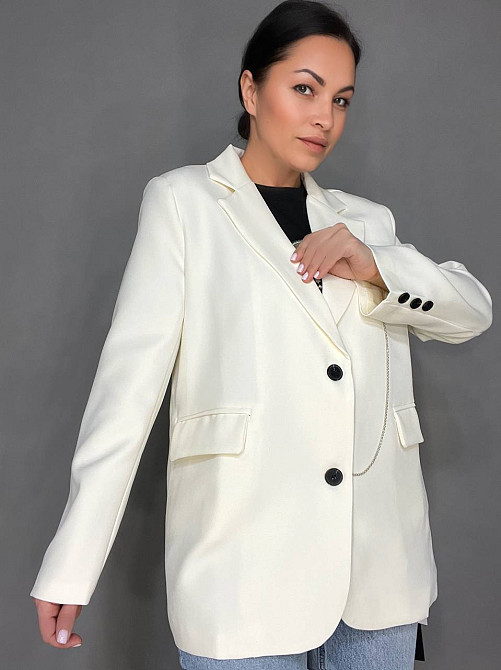 Пиджак женский Qidian 91110 оверсайз широкий крой на пуговицах с аксессуаром цепочкой one size белый, белый, one size Киев - изображение 14