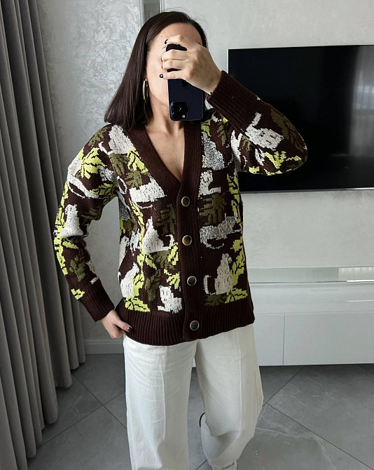 Женский принтованный теплый оверсайз свитер на пуговицах шерсть Одесса - изображение 4