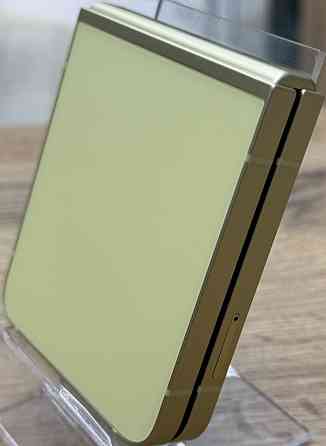 Смартфон Samsung Flip 6 12/256Gb. Киев