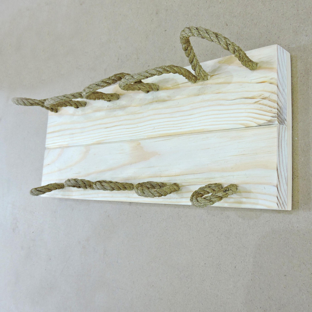 Настенная винная полка 