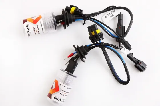 Ксеноновая лампа  H3 AC 6000К Cyclone Base Винница