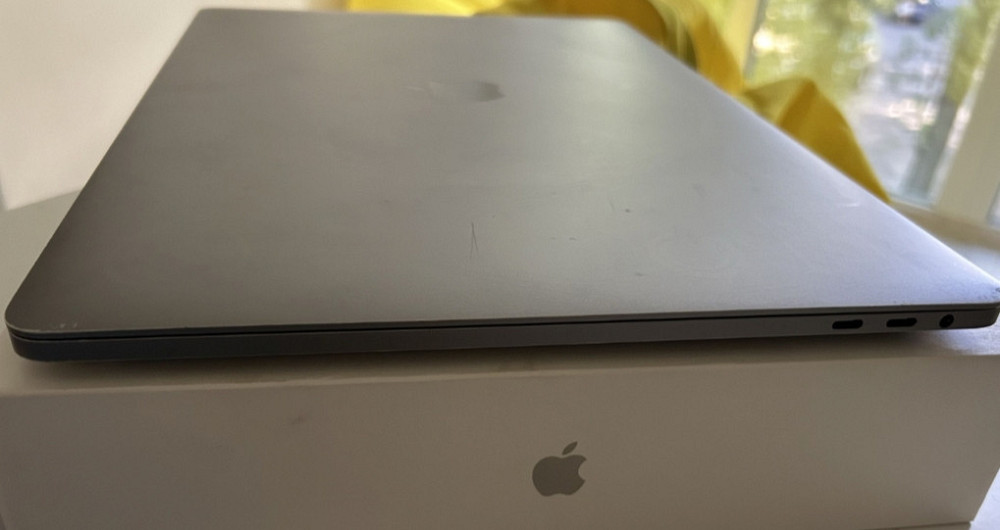 Ноутбук MacBook Pro 15" Retina (2019p.) i7 16/512Gb. Київ - фото 1