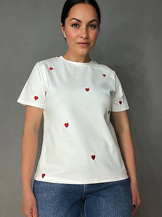 Футболка жіноча A-N 27008 базова з вишивкою сердця, білий, one size Одеса - фото 1