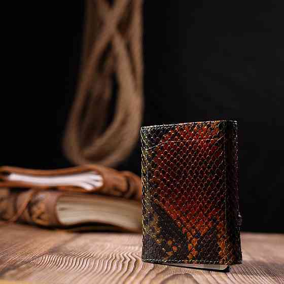 Лакированная визитница из натуральной фактурной кожи под змею KARYA 20988 Разноцветный Киев