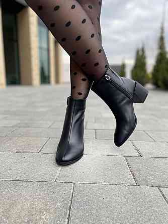 LIRIO Жіночі черевики LIRIO чорні натуральна шкіра 38р.25см 39р.25.5см каблук 7см ( ) Коломия