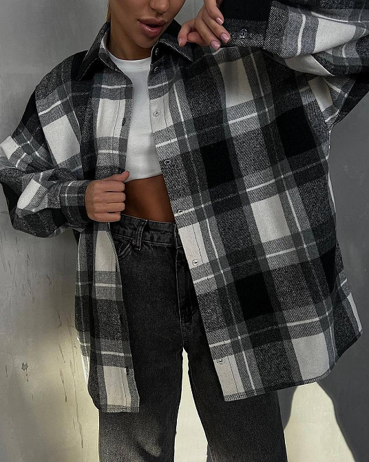 Жіноча трендова сорочка вільного крою з принтом клітинка Одеса - фото 6