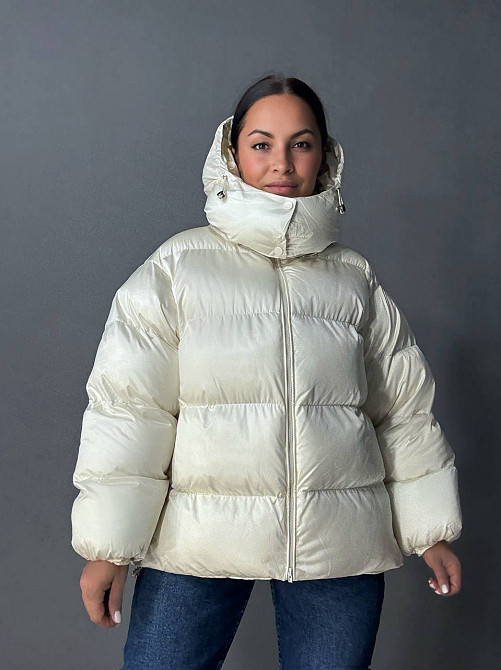 Куртка женская Lady Yep 10041 глянцевая пуффер оверсайз с капюшоном молочна, молочний, 42 Київ - фото 1