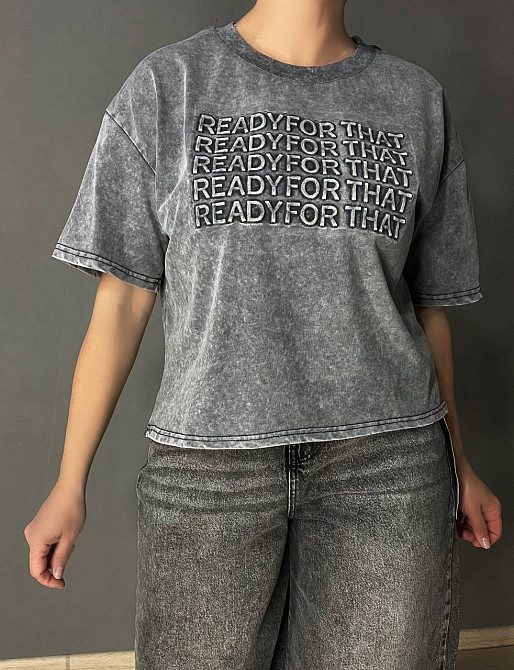 Футболка женская A-N 26031 вареная тай дай оверсайз с объемной надписью серая, серый, one size Киев - изображение 13
